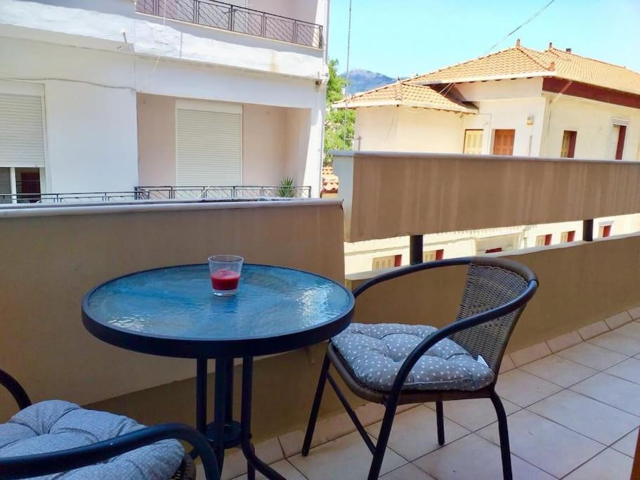 Central Artistic 2-Bedroom Apartment 79Sqm 特里波利斯 外观 照片